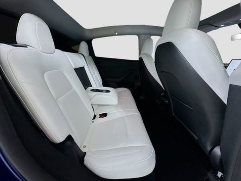 Used 2024 Tesla Model Y Long Range image 27