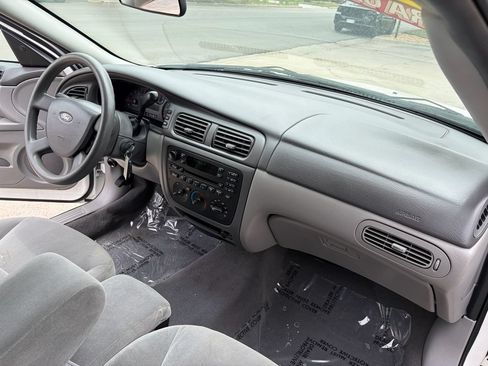Used 2005 Ford Taurus SE FWD image 17