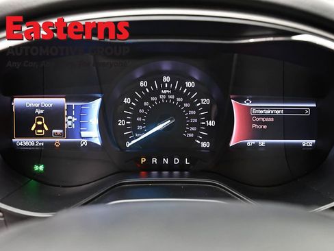 Used 2020 Ford Fusion SE FWD image 18