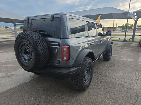 Used 2025 Ford Bronco Badlands image 6