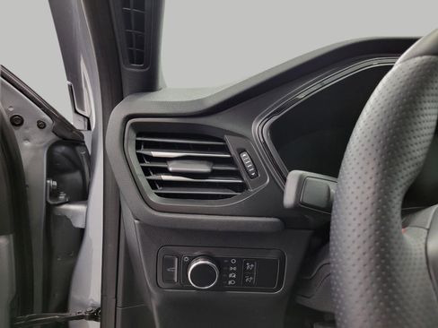 Used 2023 Ford Escape ST-Line w/ Tech Pack #1 image 8