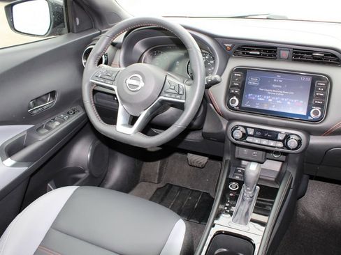 Used 2023 Nissan Kicks SR w/ SR Premium Package FWD image 8