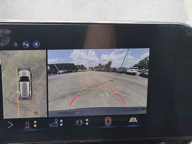 New 2027 Chevrolet Equinox LT w/ Convenience Package II FWD image 13