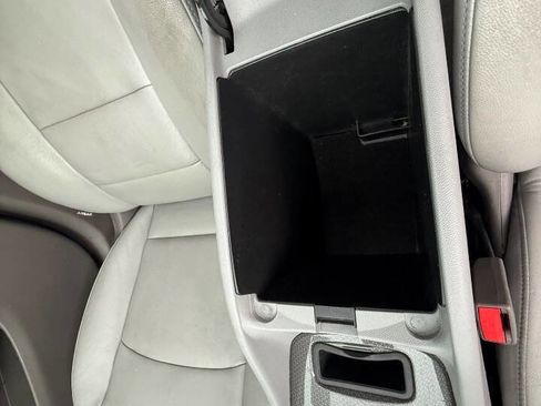 Used 2016 Chevrolet Malibu LT w/ Leather Package FWD image 19