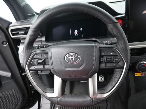 Used 2025 Toyota Tacoma TRD Sport w/ TRD Sport Upgrade Package AWD/4WD image 19