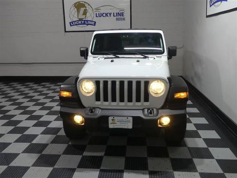 Used 2022 Jeep Wrangler Unlimited Sport AWD/4WD image 3