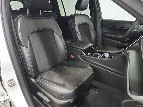 Used 2023 Jeep Grand Cherokee L Laredo AWD/4WD image 14