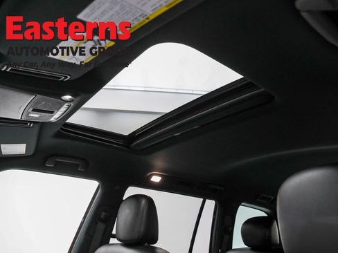 Used 2023 Nissan Armada SL w/ Midnight Edition Package image 31