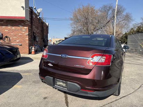 Used 2010 Ford Taurus Limited image 31