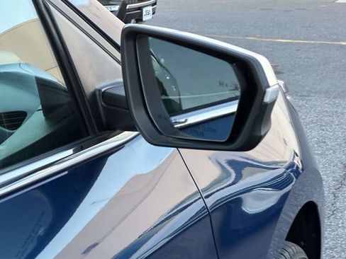 Used 2021 Chevrolet Equinox Premier image 28