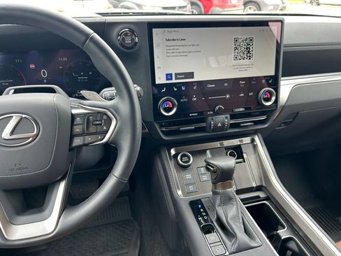 Used 2025 Lexus GX 550 w/ Accessory Package (2T) AWD/4WD image 21