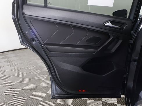 Used 2022 Volkswagen Tiguan SEL R-Line image 27