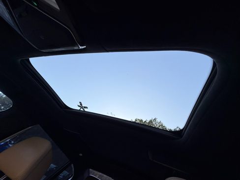 Used 2016 BMW 750i xDrive image 26