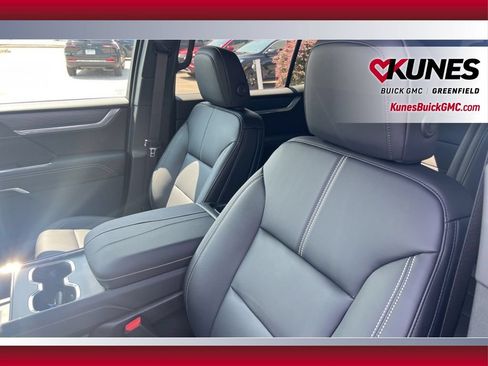 New 2025 GMC Acadia Elevation w/ Elevation Premium Package FWD image 22