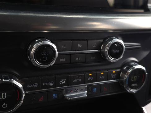 Used 2021 Ford F150 Lariat image 19