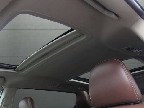 Used 2016 Toyota Sienna Limited Premium image 29