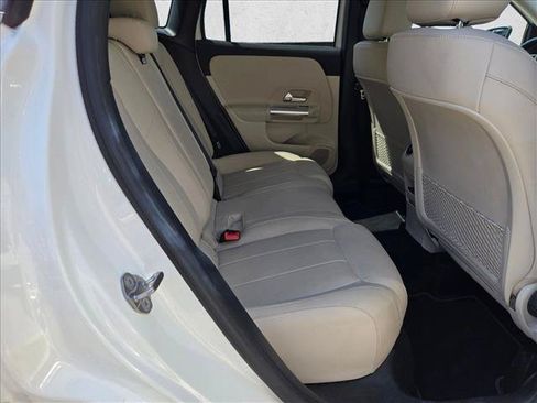 Used 2022 Mercedes-Benz GLA 250 image 11