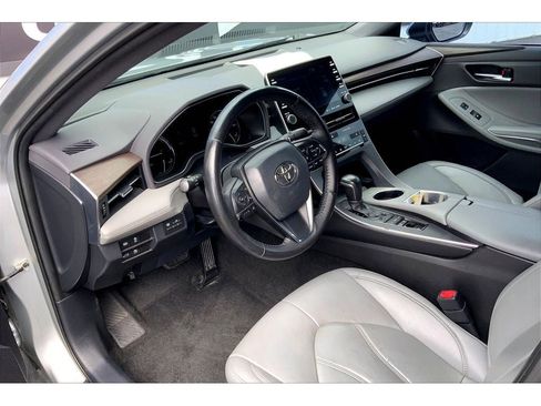 Used 2021 Toyota Avalon XLE FWD image 16