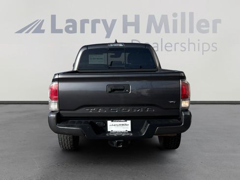 Used 2022 Toyota Tacoma TRD Off-Road w/ Technology Package image 5