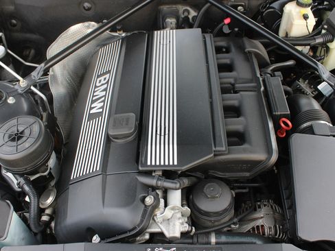 Used 2004 BMW Z4 3.0i RWD image 9