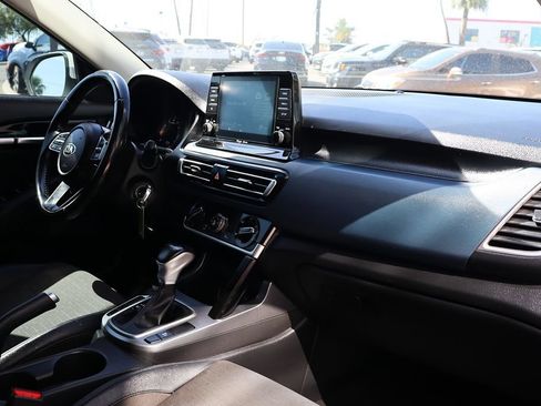 Used 2021 Kia Seltos S FWD image 35