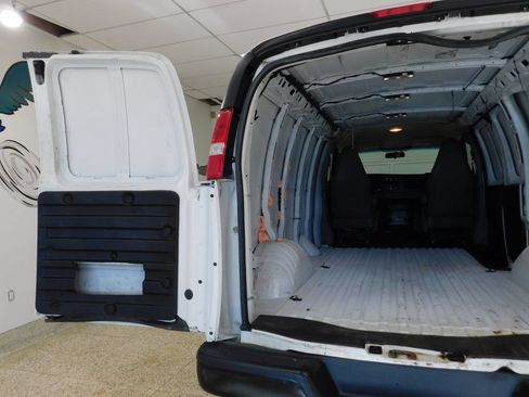 Used 2021 Chevrolet Express 2500 w/ Driver Convenience Package RWD image 52