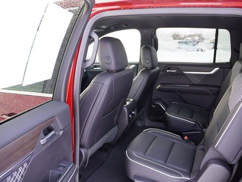 Certified 2025 GMC Acadia Denali image 17