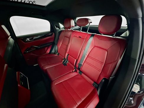 Used 2022 Porsche Cayenne E-Hybrid Coupe image 24