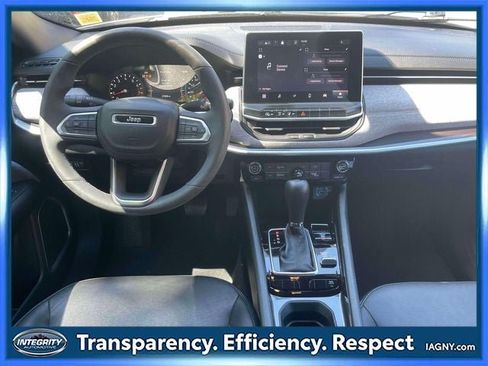 Used 2023 Jeep Compass Latitude AWD/4WD image 13