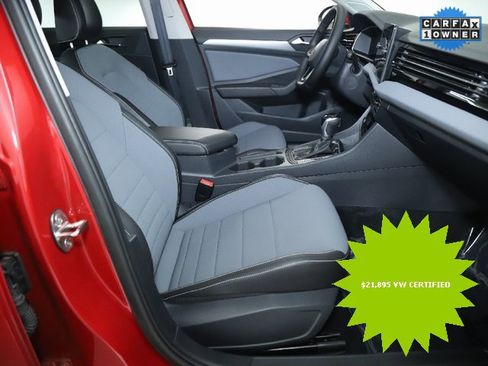 Certified 2025 Volkswagen Jetta SE image 34