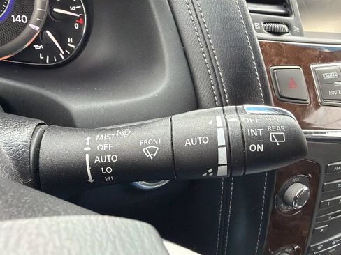Used 2017 INFINITI QX80 4WD w/ Driver Assistance Package image 13