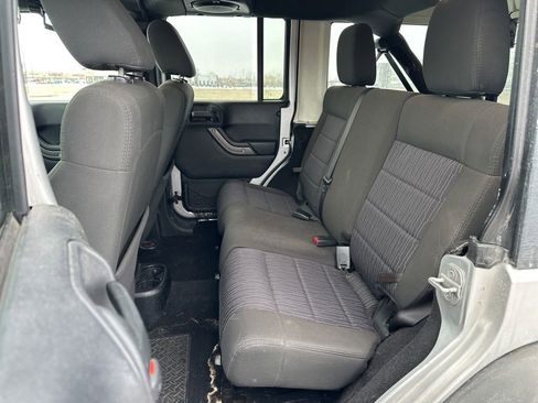 Used 2012 Jeep Wrangler Unlimited Sport image 12
