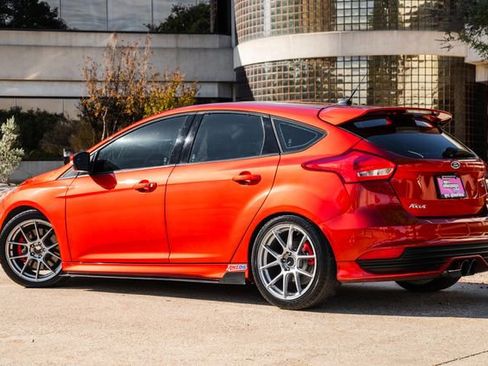 Used 2018 Ford Focus ST w/ Equipment Group 401A image 49