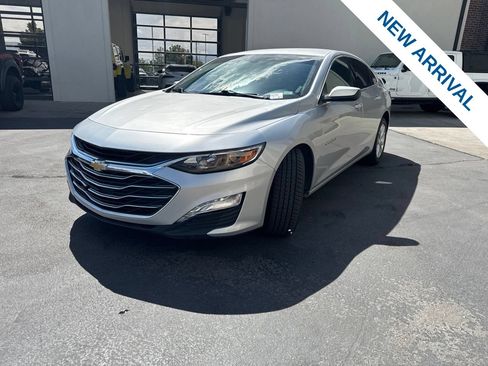 Used 2022 Chevrolet Malibu LT FWD image 3