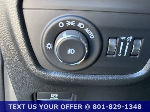 Used 2023 Jeep Grand Cherokee Limited image 24