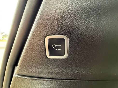 New 2026 Chrysler Pacifica Select AWD/4WD image 17