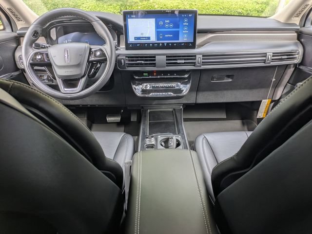 New 2025 Lincoln Corsair Grand Touring AWD/4WD image 6