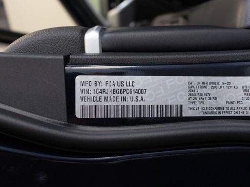 Used 2023 Jeep Grand Cherokee Limited w/ Luxury Tech Group II AWD/4WD image 35