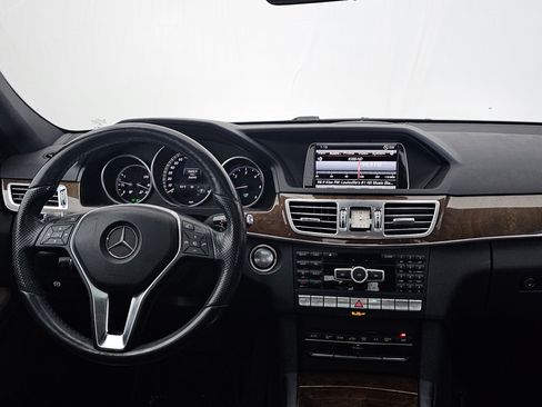 Used 2014 Mercedes-Benz E 250 BlueTEC 4MATIC Sedan image 19