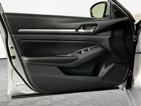 Certified 2022 Nissan Altima 2.5 SV AWD/4WD image 20