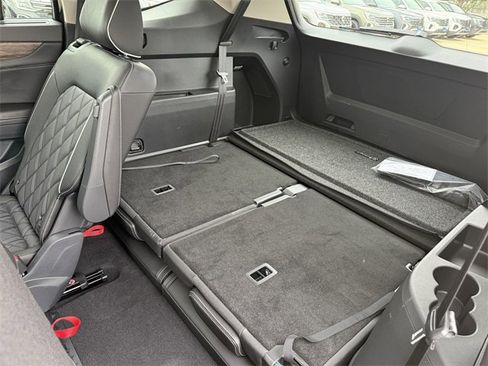 New 2025 Volkswagen Atlas SEL Premium R-Line image 24