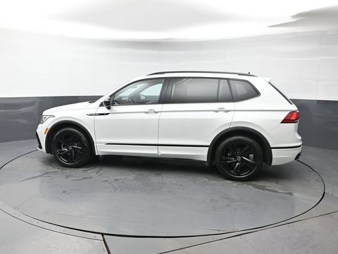 Used 2024 Volkswagen Tiguan SE R-Line FWD image 4