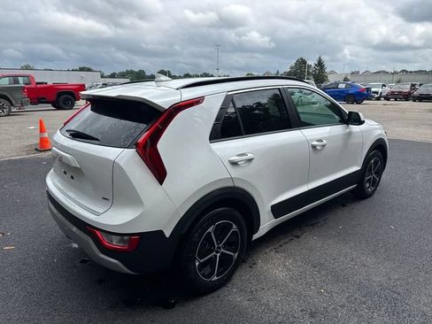 Certified 2024 Kia Niro LX FWD image 5