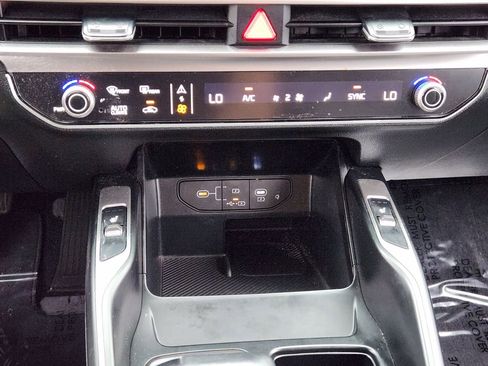 Used 2025 Kia Sorento S w/ Panoramic Sunroof Package image 26