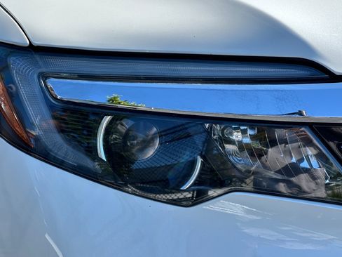 Used 2018 Honda Pilot Touring image 10