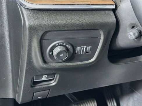 Used 2023 Jeep Grand Cherokee L Summit w/ Advanced Protech Group IV AWD/4WD image 10