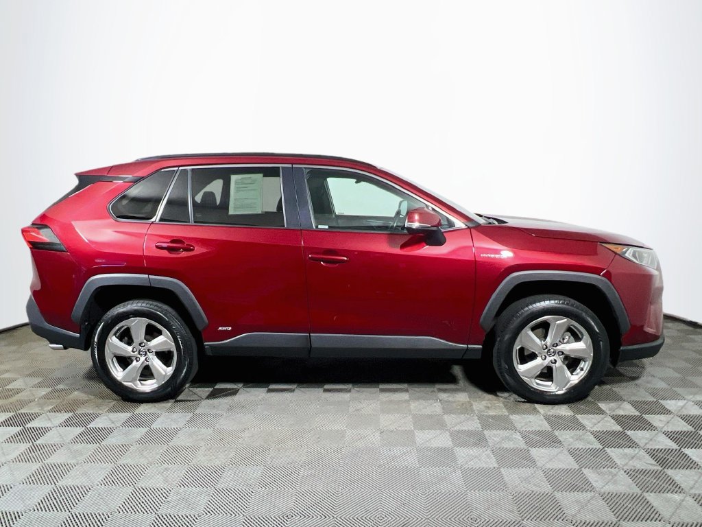 Certified 2021 Toyota RAV4 XLE Premium AWD/4WD image 8