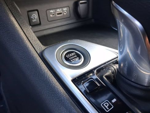 Used 2024 Nissan Sentra SV FWD image 21