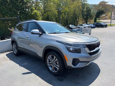 Used 2023 Kia Seltos S FWD image 5