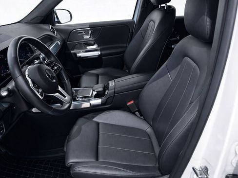 Used 2020 Mercedes-Benz GLB 250 4MATIC image 2